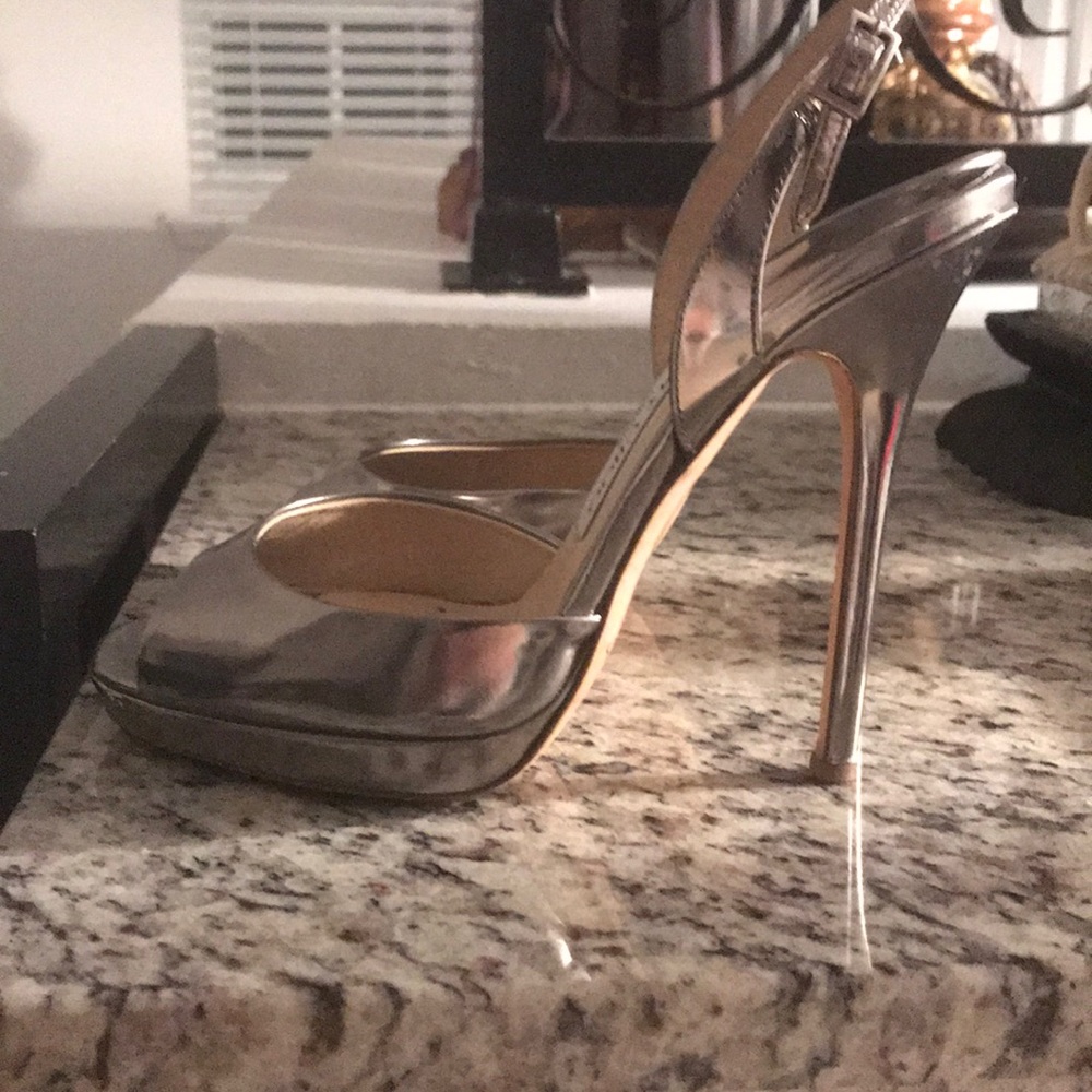 Shoes - Picture 4 of 4